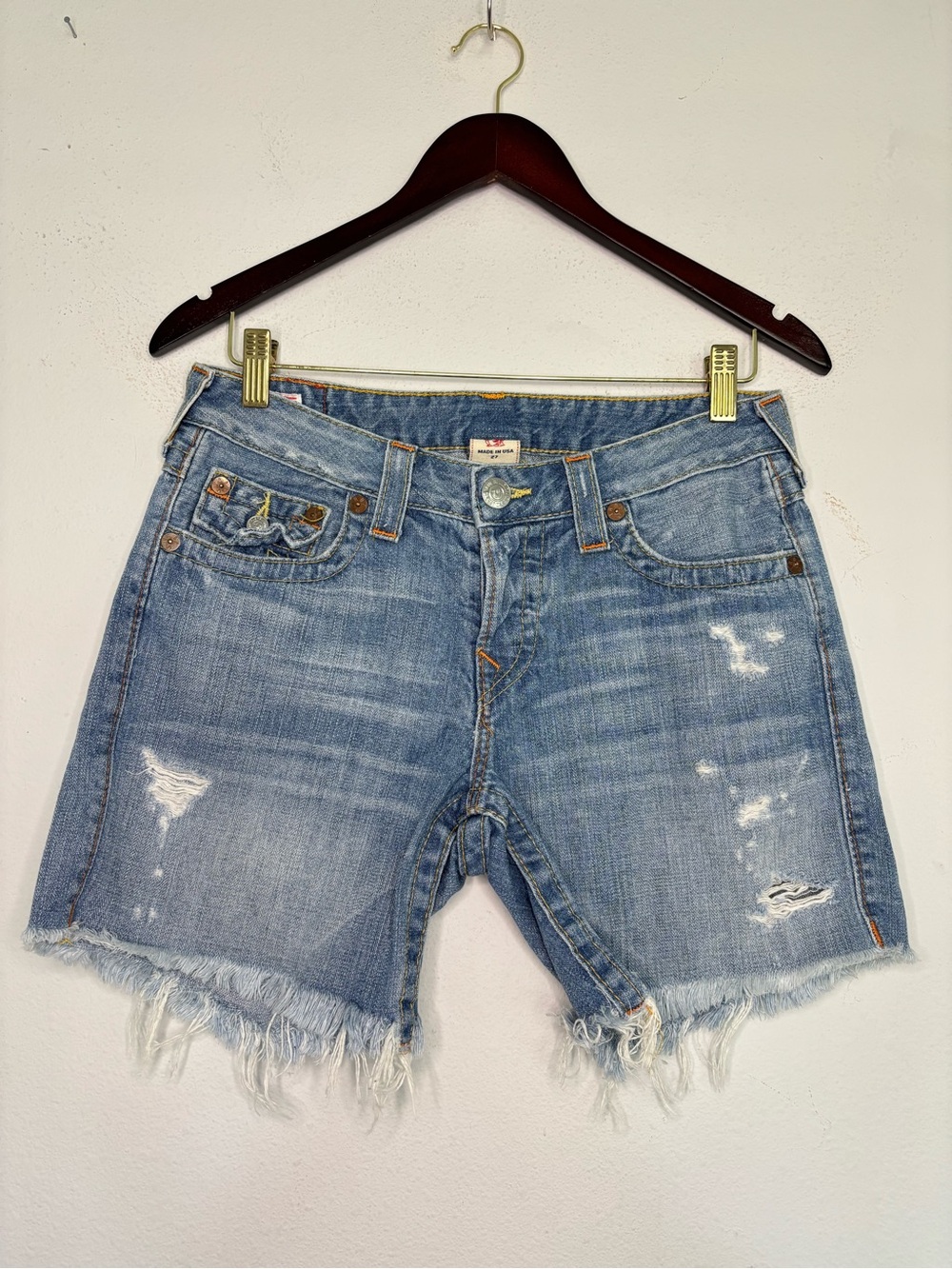 TRUE RELIGION VINTAGE CUTOFF MEDIUM WASH EMBELLISHED JEAN SHORTS SZ 27
